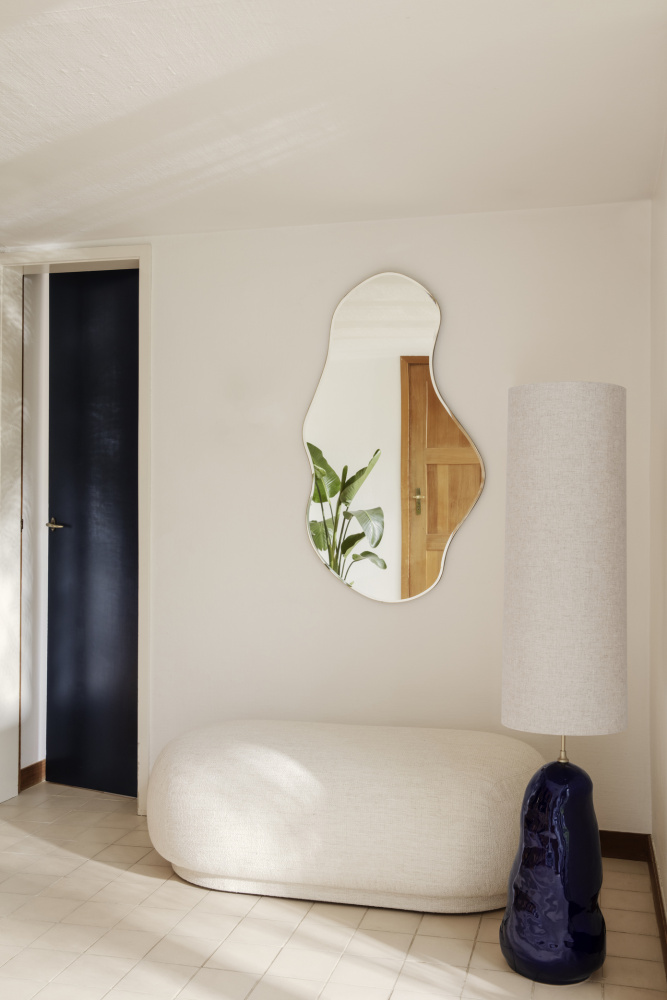Ferm Living Pond mirror Dark Chrome, Large Krom speil fra FermLiving ...