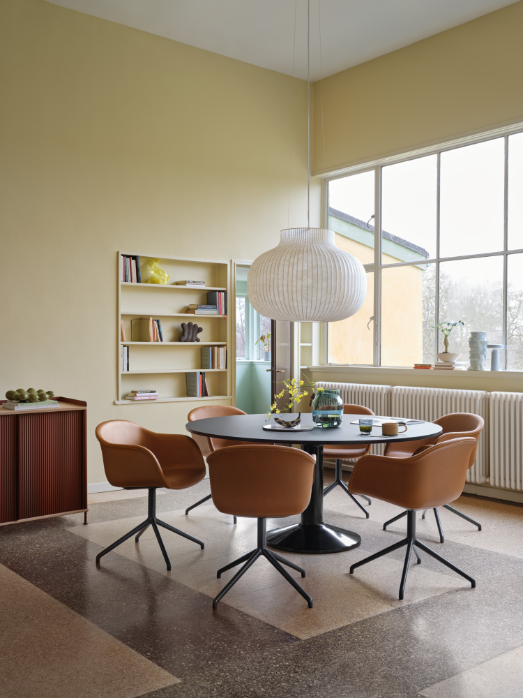 Kjøp Muuto 70/70 table hos interior24.no. Nydelig bord. - Interiør24 ...